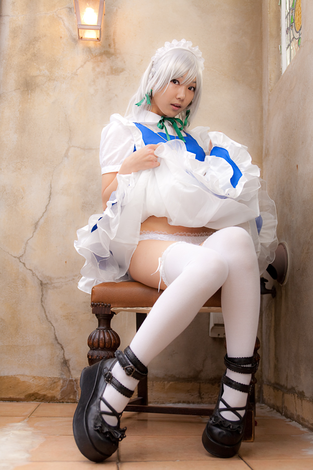 cosplay美女套图 c77 Sakuya Izayoi　白丝假发扮相(1)